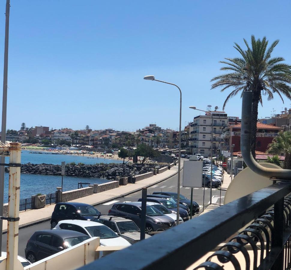 Vacanzenaxos - Casa Frontemare Lejlighed Giardini Naxos Eksteriør billede