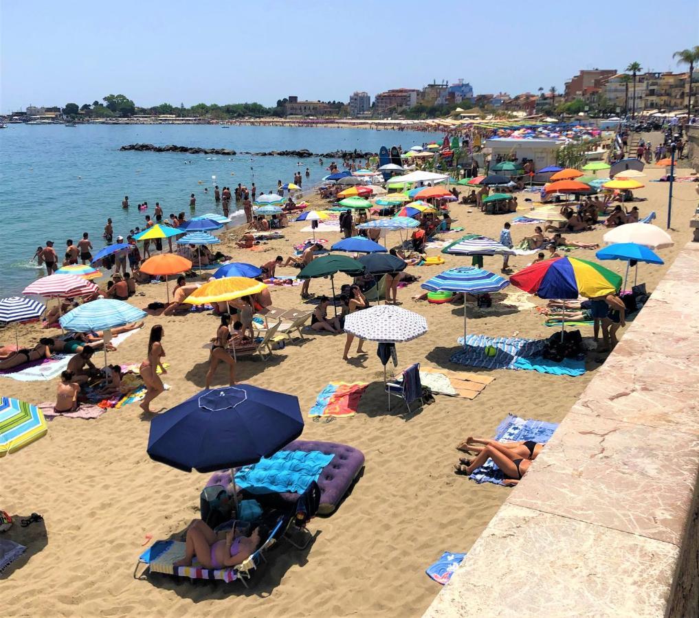 Vacanzenaxos - Casa Frontemare Lejlighed Giardini Naxos Eksteriør billede